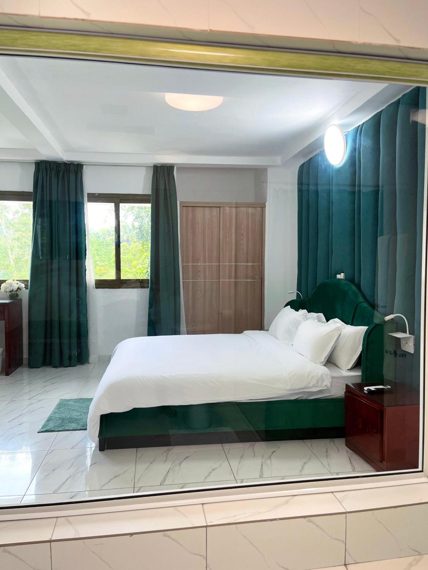 Hotel Le Vaisseau アビジャン エクステリア 写真